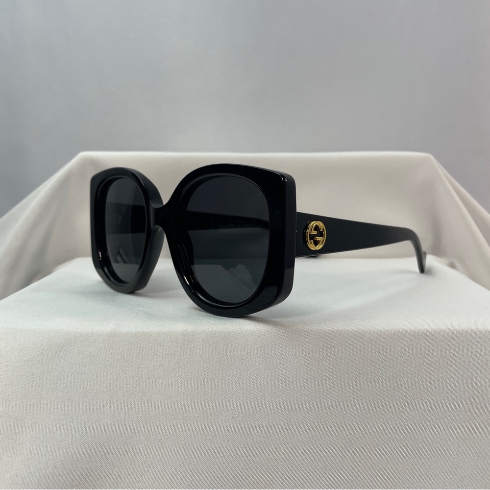 Gucci Women's Black Oversized Sunglasses - Picture 2 of 15